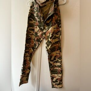 Levi’s 721 High Rise Pink Green Brown Camouflage Skinny Jeans Size 12 M | 31 NWT